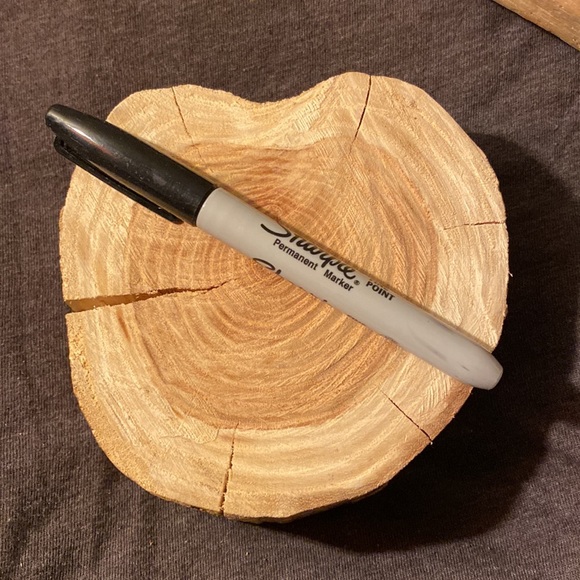 Solid Wood
LiveEdgeDesignsByMC - Picture 4 of 4